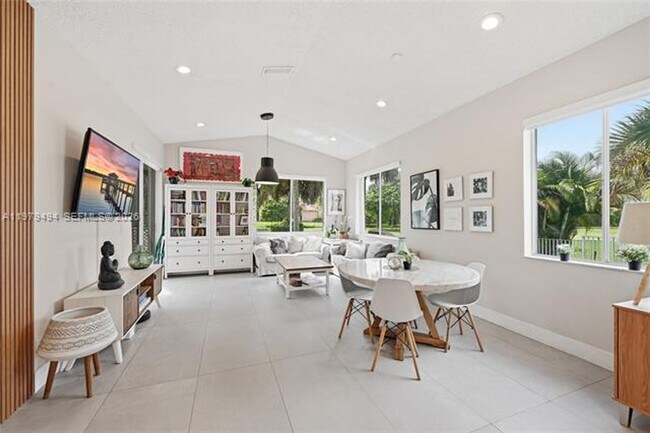 Building Photo - 1166 SW 158th Way