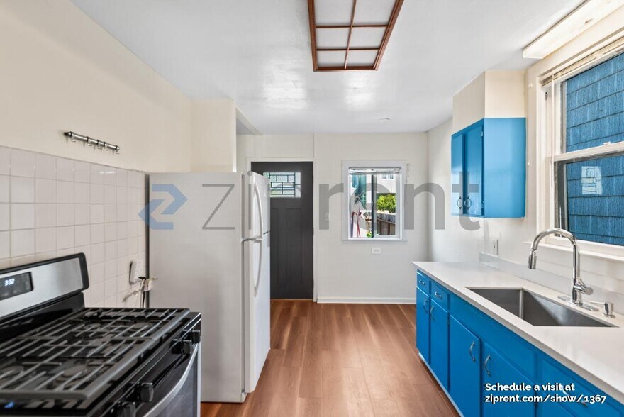 Building Photo - 1051 Stannage Ave