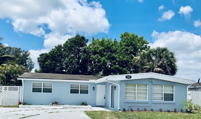 Primary Photo - 747 Orchid Dr
