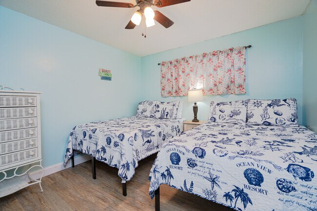 Building Photo - 4000 Gulf Terrace Dr