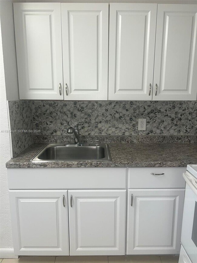 Building Photo - 919 NW 2nd Ave