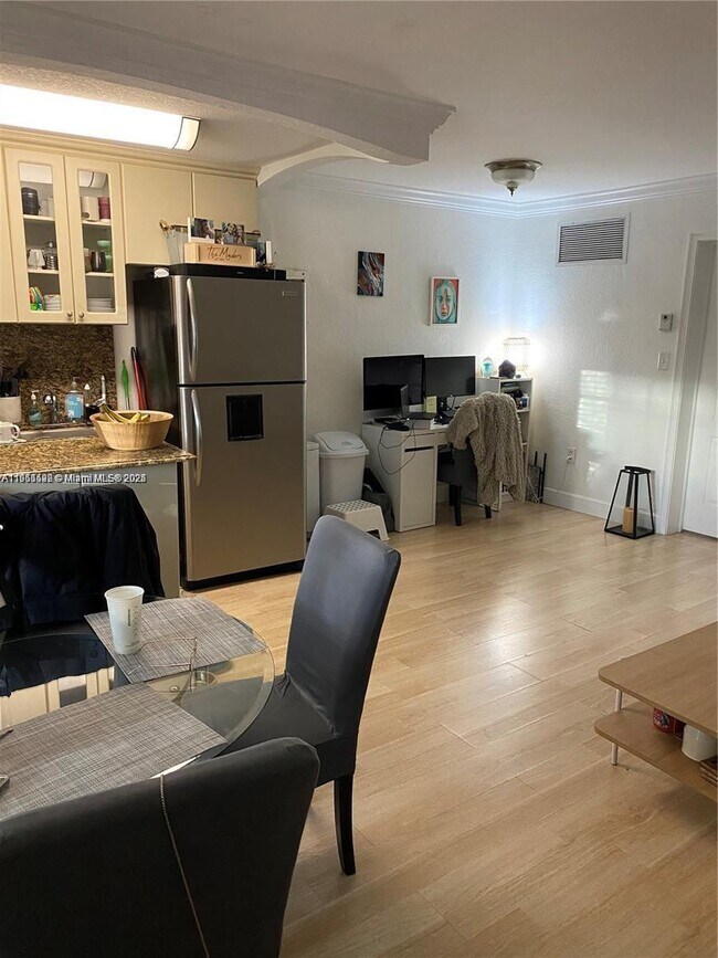 Building Photo - 3245 Virginia St