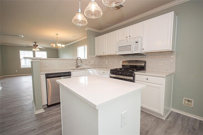 Building Photo - 21030 Alden's Oak