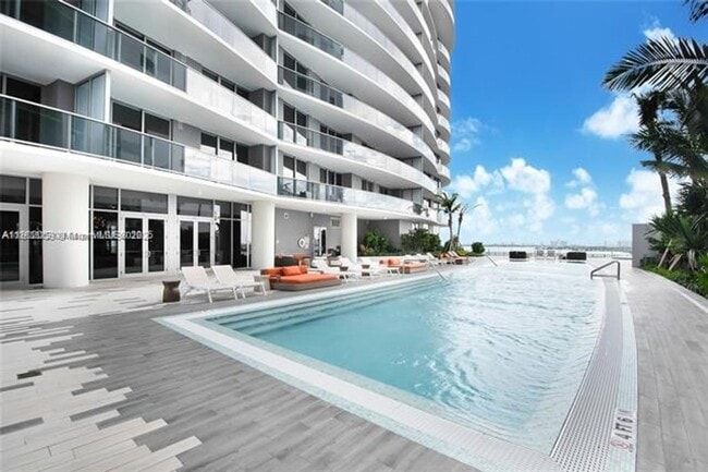 Building Photo - 488 NE 18th St