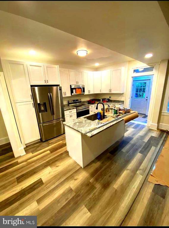 Building Photo - 785 Fayette St