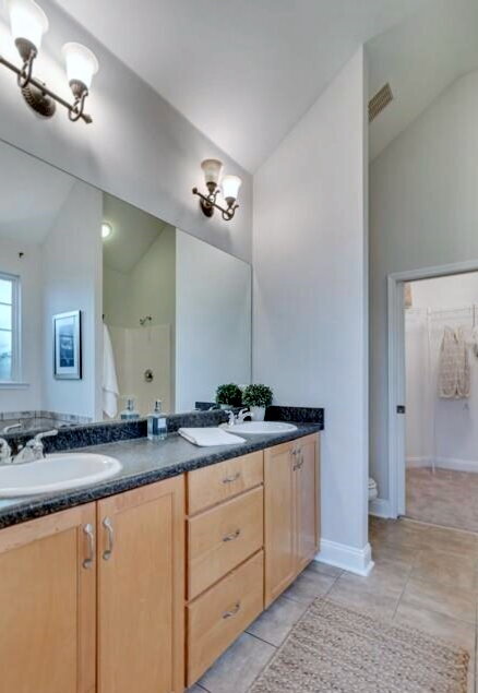 Building Photo - Spacious Ranch in the center of Richmond Hill