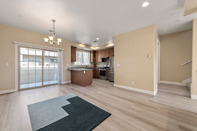Building Photo - 562 Lambert Terrace