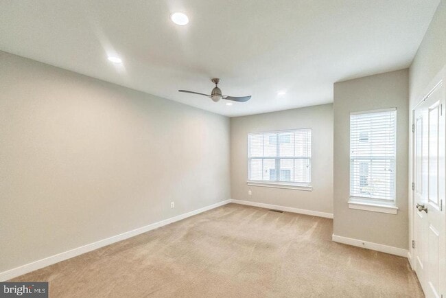 Building Photo - 107 Magnes Pl