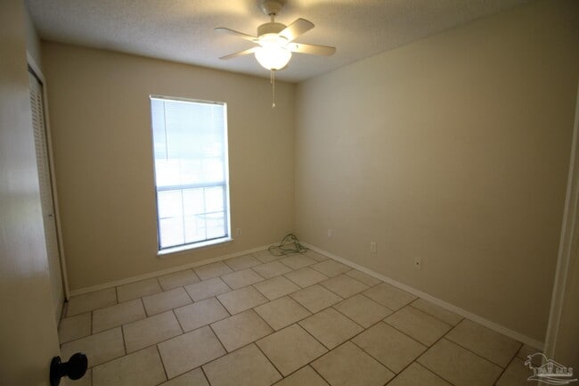 Building Photo - 1455 Sanibel Ln