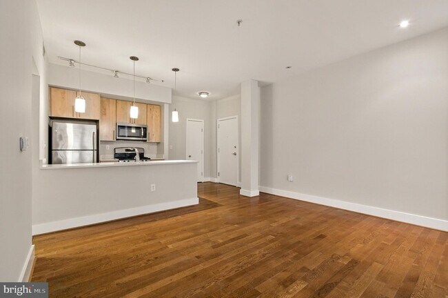 Building Photo - 1435 Chapin St NW