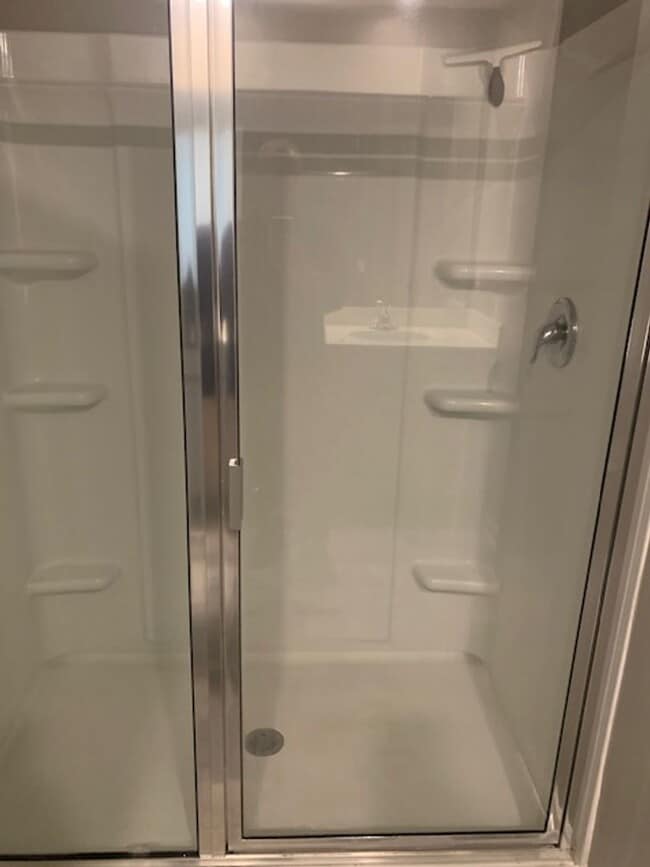 Building Photo - Townhouse