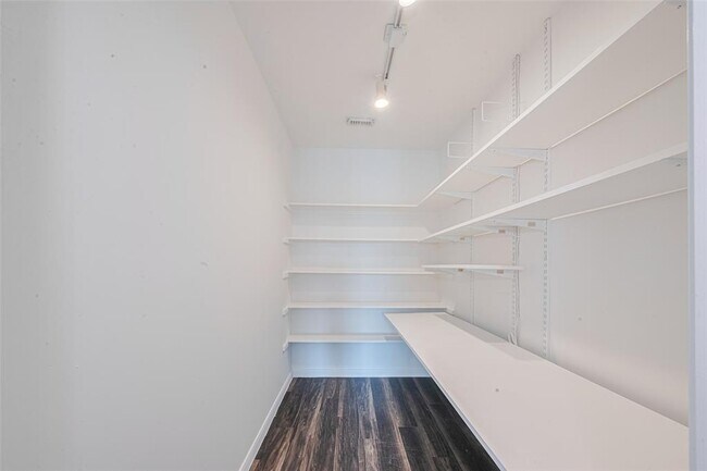 Building Photo - 4707 Brookside Ct