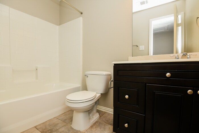 Building Photo - 116 Callender Dr