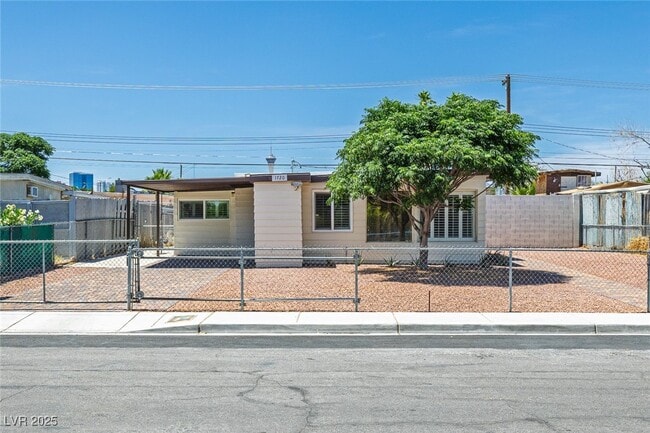 Primary Photo - 1720 Eastwood Dr