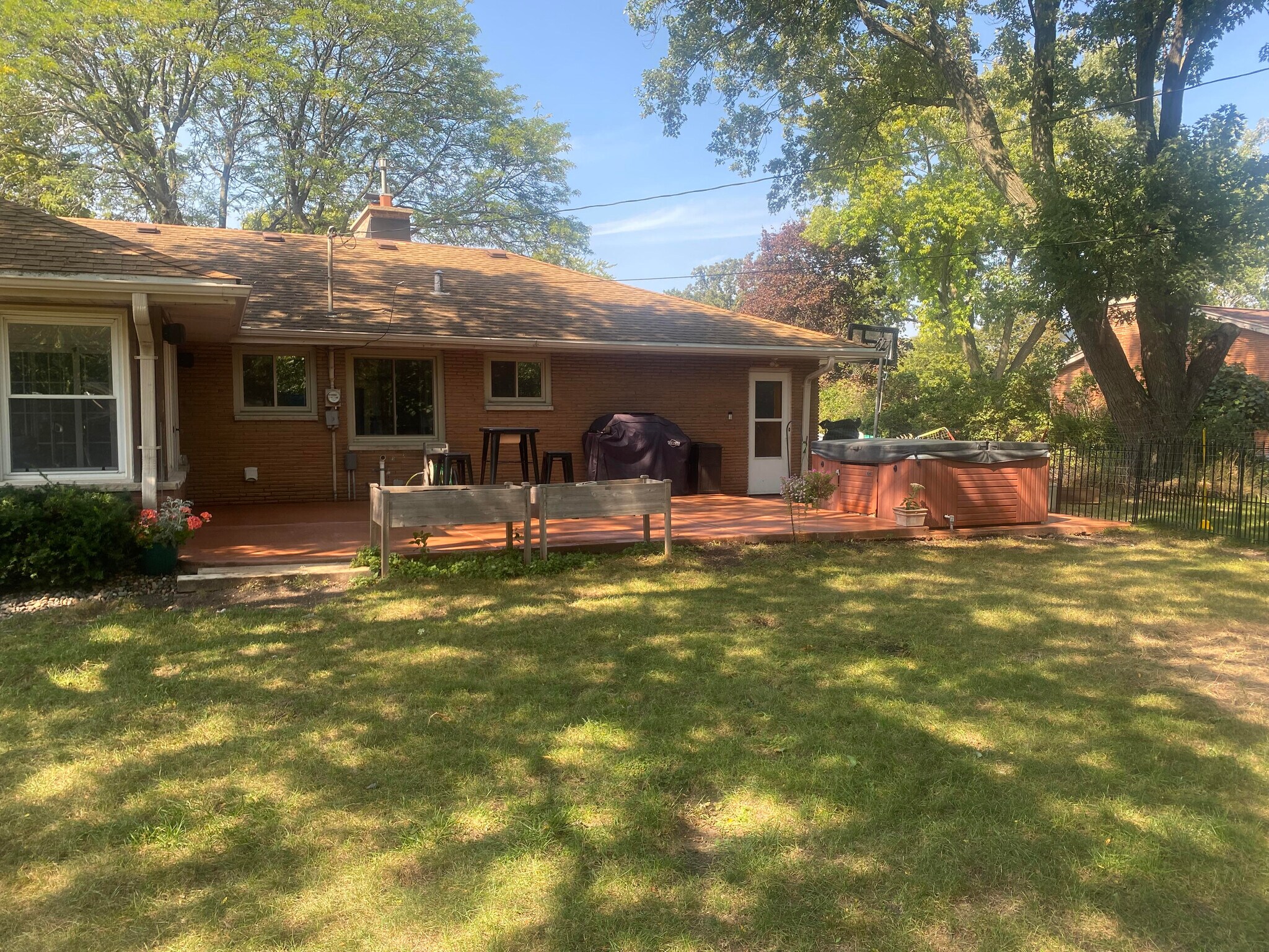Building Photo - 3600 Goetz Dr