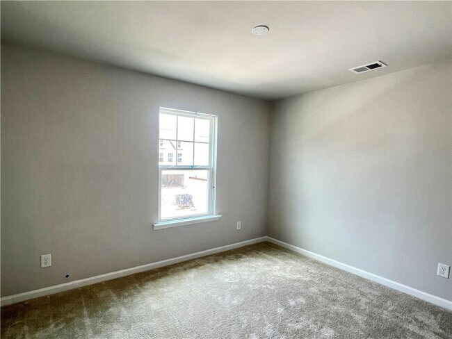 Building Photo - 5869 Wheeler Ridge Rd