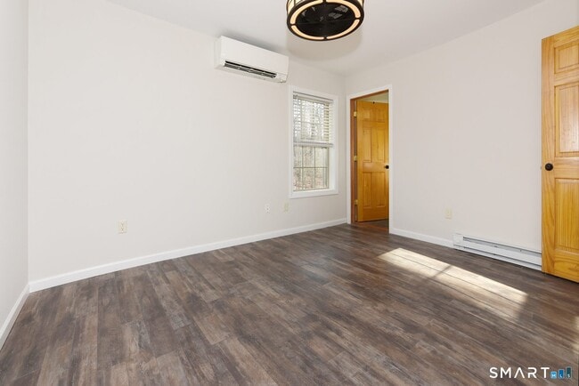 Building Photo - 81 Middletown Ave