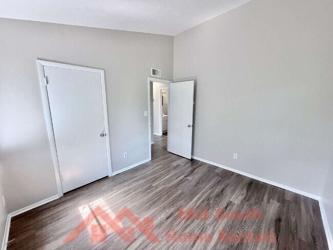 Building Photo - 2298 Dells Ave