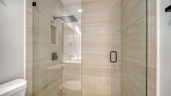 Building Photo - 5533 Avellino Pl