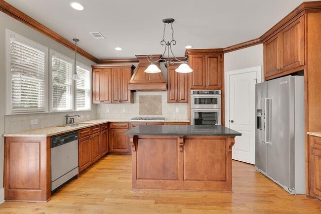 Building Photo - 1225 Mcminn Way