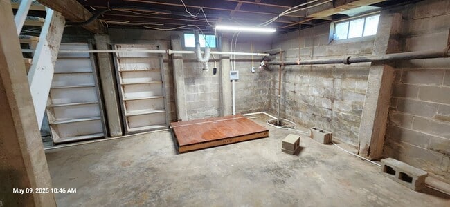 Building Photo - Beautiful updated home in desirable Perry, KS