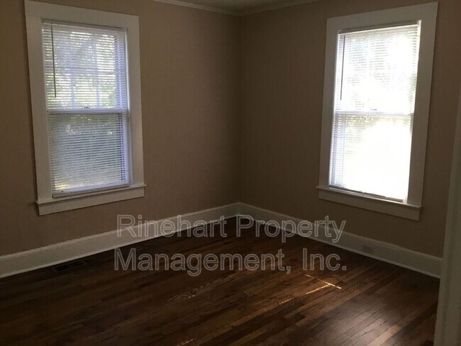 Building Photo - 870 Bradley Street