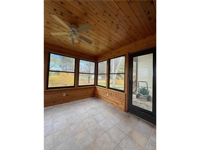 Building Photo - 3601 125th Ave NE