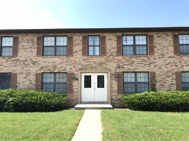 Building Photo - 921 Georgetown Dr