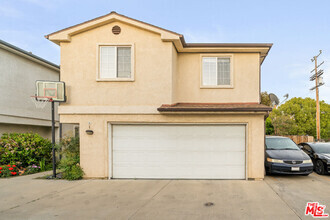 Building Photo - 9155 Cedros Ave