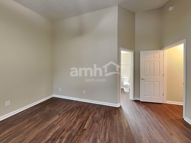 Building Photo - 11 Fillmore Way