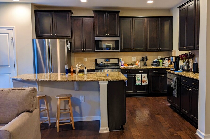 Building Photo - 1809 Nellora Ln