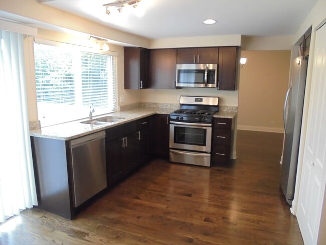 Building Photo - 1085 Hecker Dr
