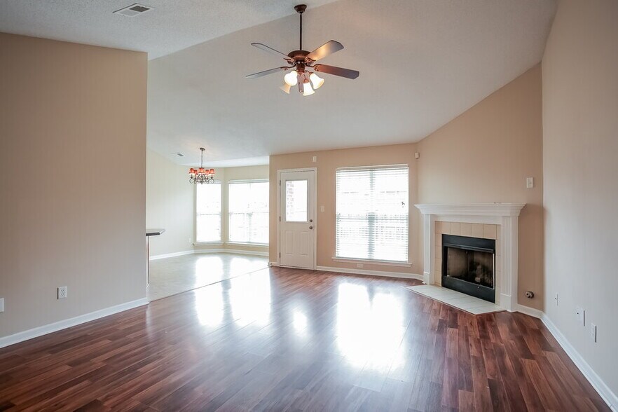 Building Photo - 2745 Dry Well Cove