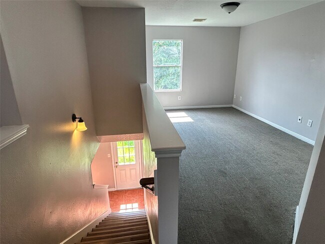 Building Photo - 1111 Fairlane Square