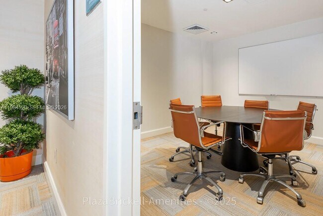 Building Photo - 950 Brickell Bay Dr