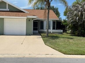 Building Photo - 1478 SE Larkwood Cir