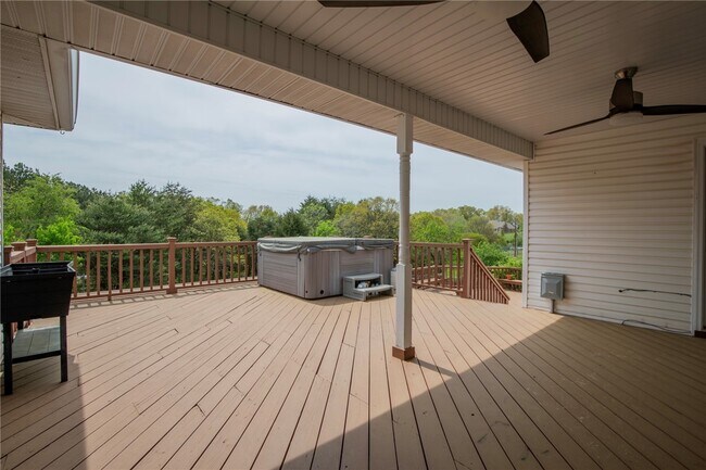 Building Photo - 14198 Rolling Hills Dr