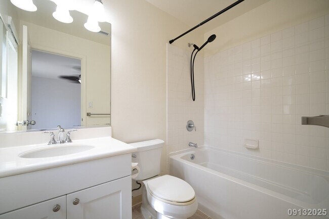 Building Photo - 3 Bed 3 Bath in Hoakalei