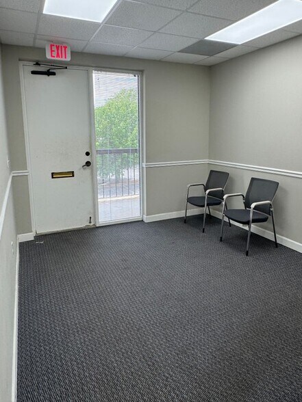 Building Photo - 5300 Memorial Dr