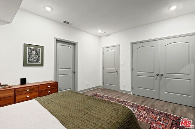 Building Photo - 3878 S Harvard Blvd