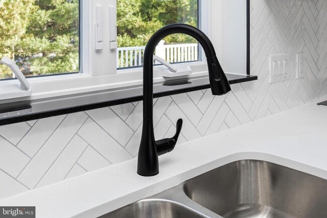 Building Photo - 5692 King Stuart Dr