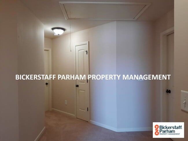 Building Photo - The ideal space to balance life, work and ...