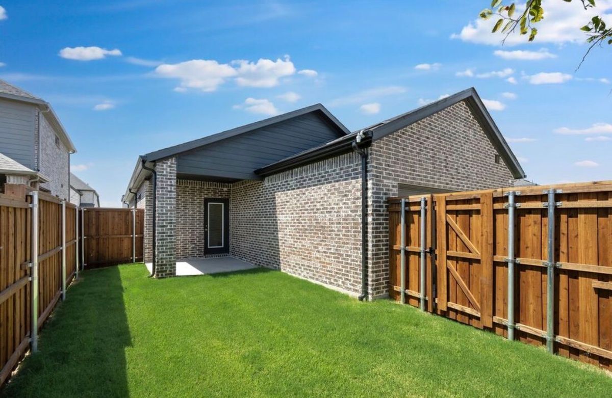 Building Photo - 1108 Broomsedge Mews