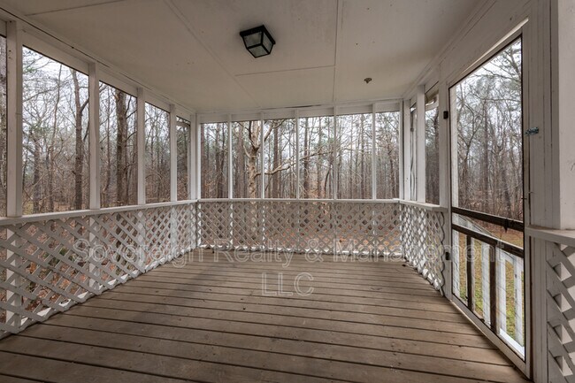 Building Photo - 3213 Southridge