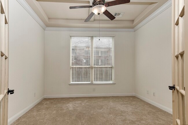 Building Photo - 27 Tioga Pl