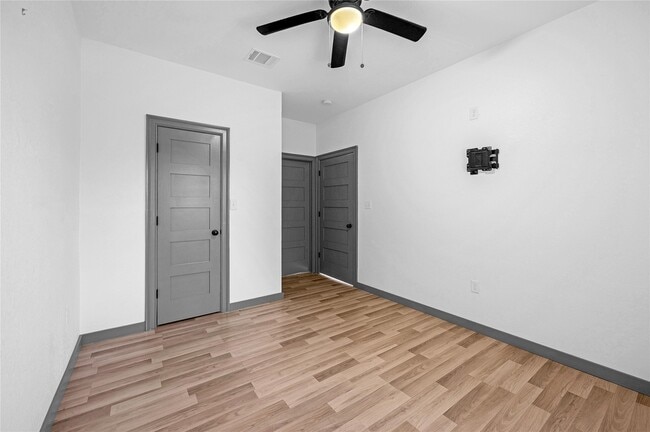 Building Photo - 3625 Lydia St