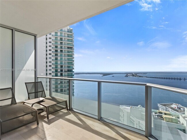Building Photo - 1300 Brickell Bay Dr