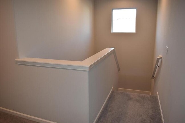 Building Photo - 610 Wood Crest Ave