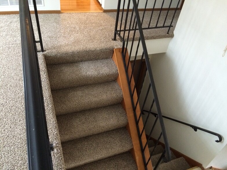 Building Photo - 220 Leighton Dr