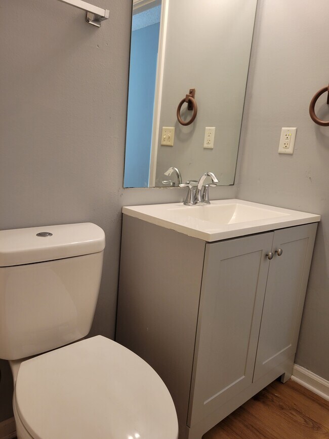 Building Photo - 2266 Charleston Pointe SE